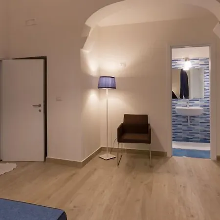 לינה וארוחת בוקר Sigo 4*